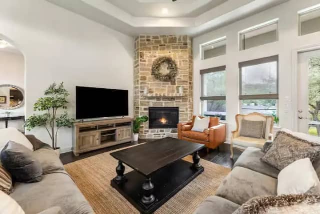 Canyon Lake living room