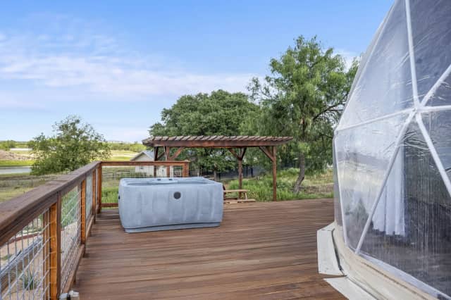 Private hot tub and pergola
